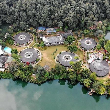 Fish Tail Lodge Pokhara Exteriör bild