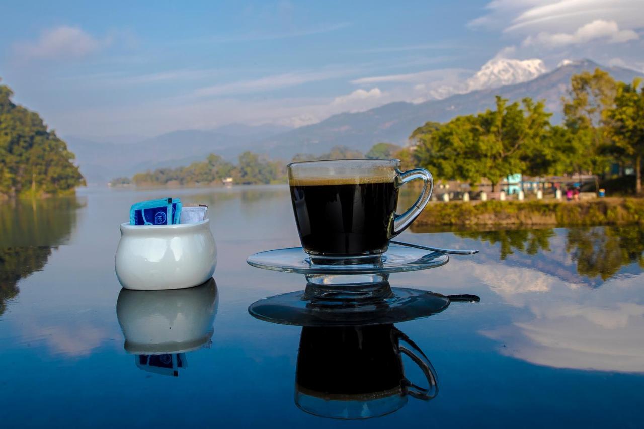 Fish Tail Lodge Pokhara Exteriör bild