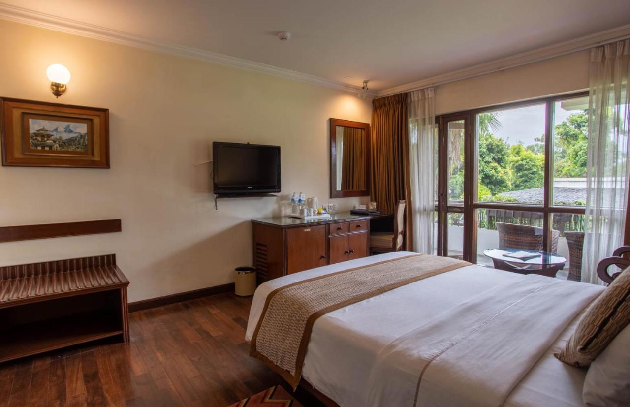 Fish Tail Lodge Pokhara Exteriör bild