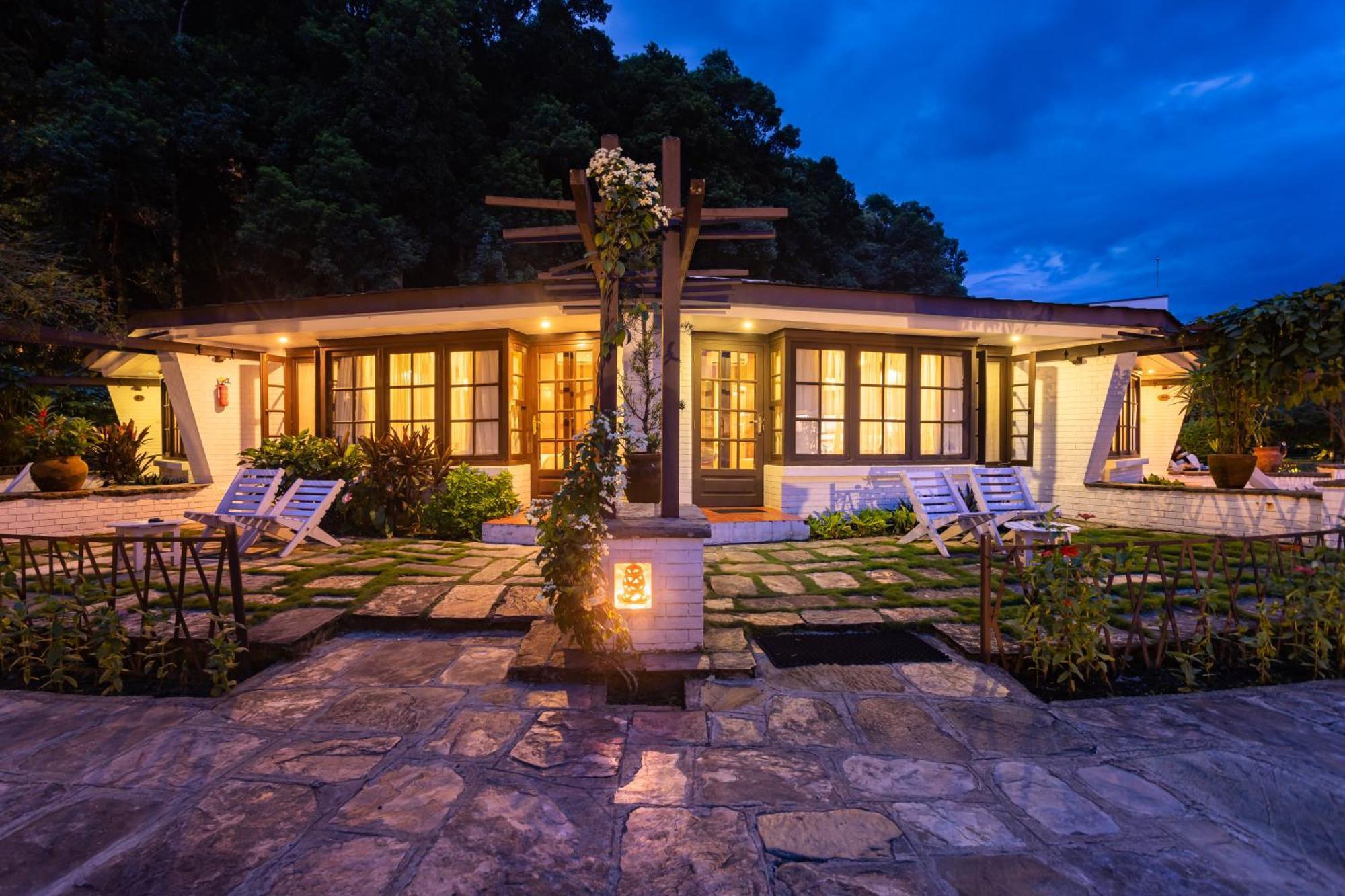 Fish Tail Lodge Pokhara Exteriör bild