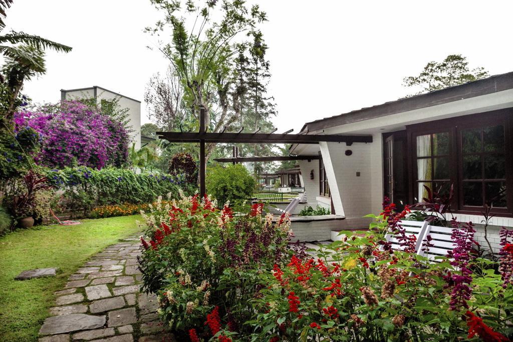 Fish Tail Lodge Pokhara Exteriör bild